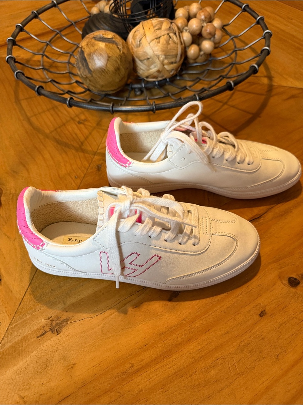 Vintage women’s tennis shoe